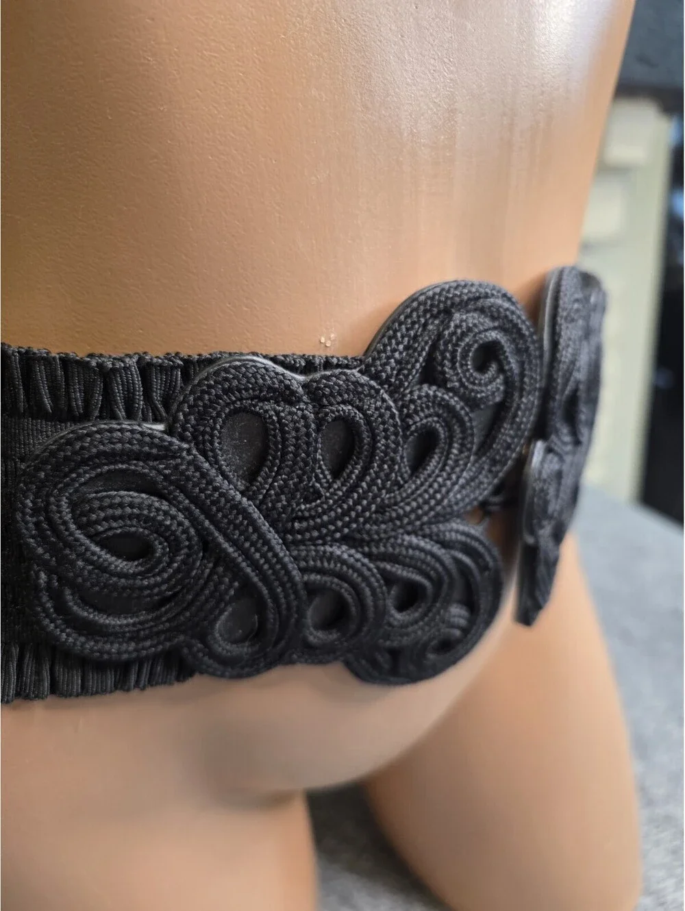 Chicos Black Elastic Stretch Wide Waist Belt Soutache Frog Closure Size M EUC